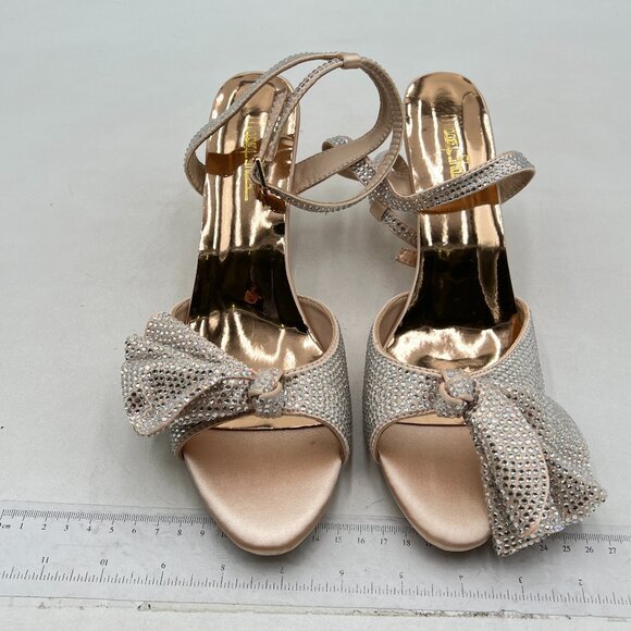 Elegant Rhinestone Embellished Sandals - Picture 3 of 8